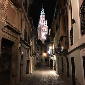 Tranquilidad En El Centro De Toledo